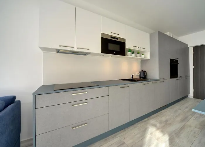 Invest Szklarska 800 B6 *